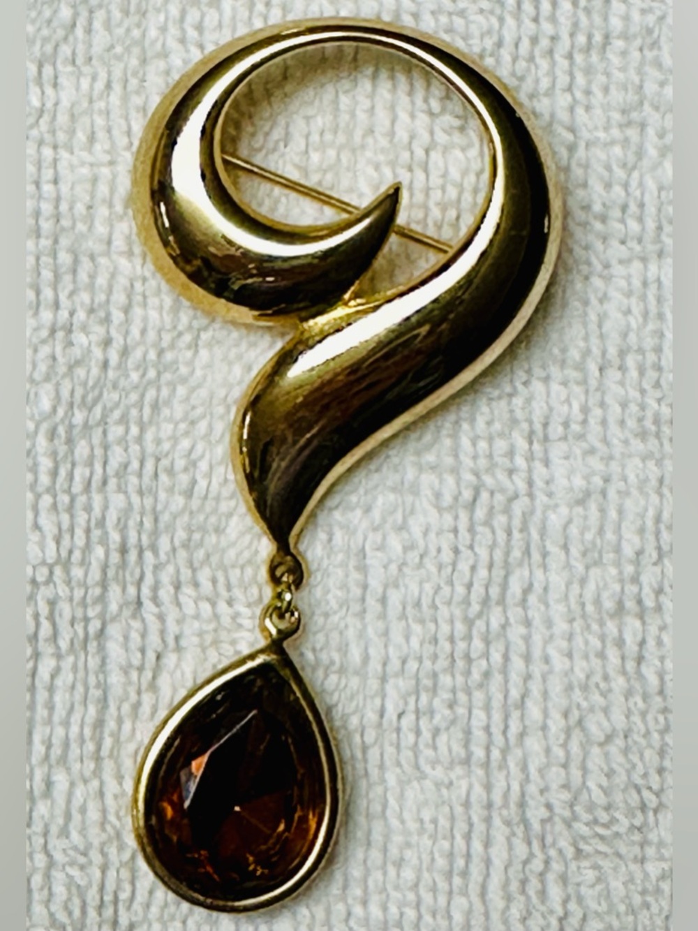 Gold-Tone Question Mark Brooch with Faux Amber Teardrop Stone